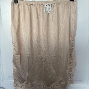Vintage 1970’s Cabernet Lingerie Nude Lace Half Slip With Tags
